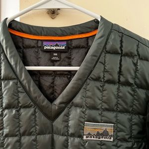 Patagonia pullover quilted recycled down jacket with pockets